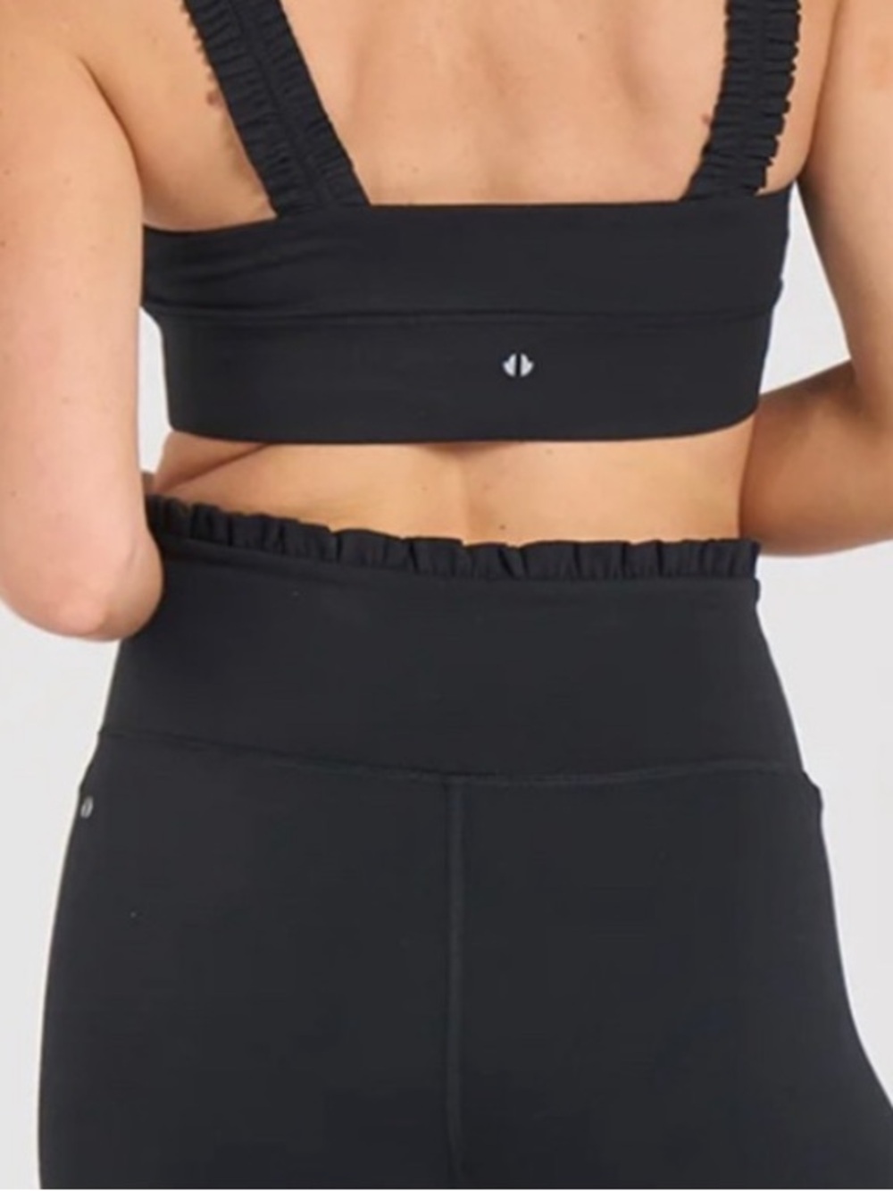 Thrive Societe ruffle crossover legging